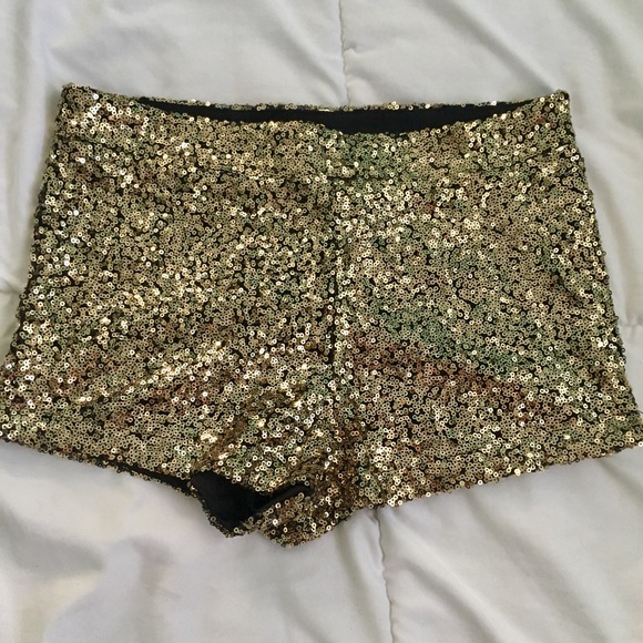 Sparkly shorts - Picture 2 of 3